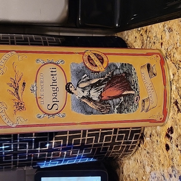 VINTAGE Metal Luce DeCIELO SPAGHETTI TIN collectors Find - Picture 2 of 5